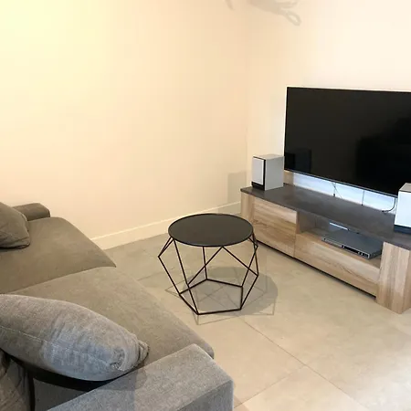 Appartement Renove Avec Terrasse Et Jardin Arthes Exterior photo