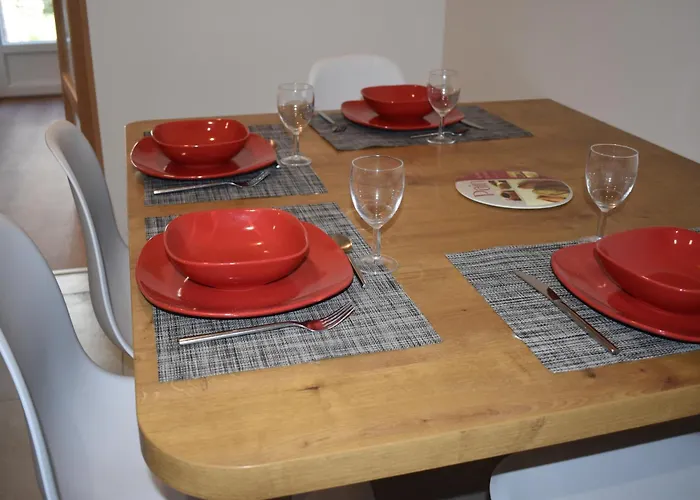 Appartement Renove Avec Terrasse Et Jardin