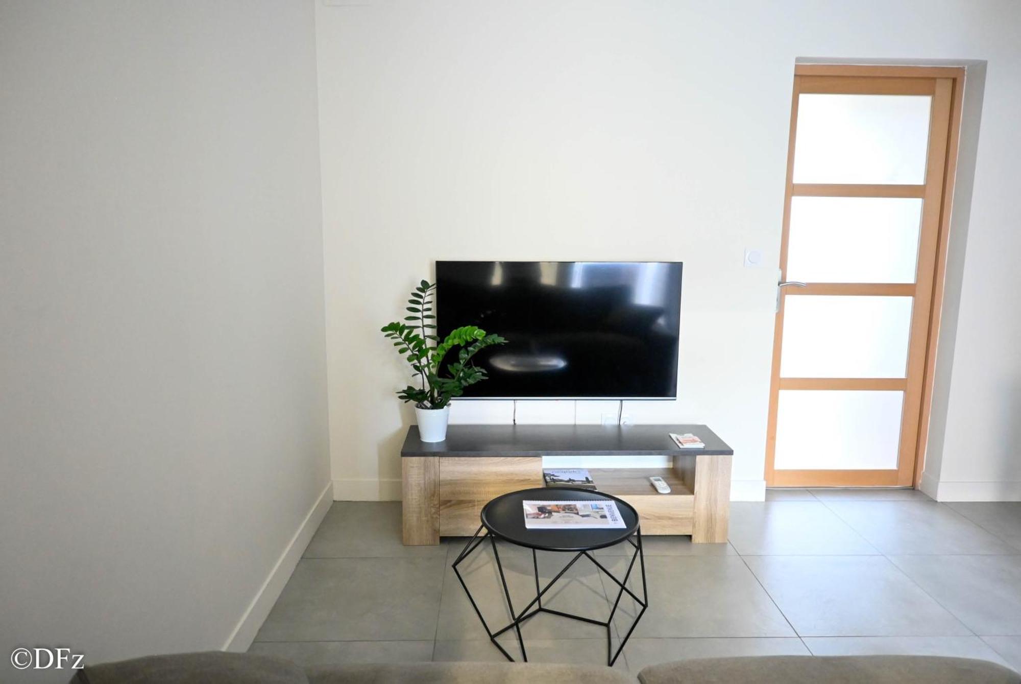 Appartement Superbe T2 Climatise Avec Terrasse Et Jardin Arthes